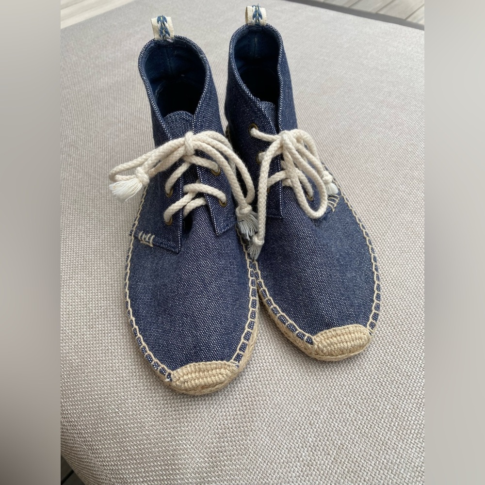 Soludos Blue Woman’s Denim Laces Shoes High Top flats Size 8 Espadrilles Funky
